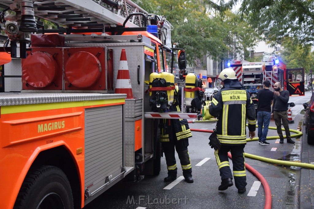 Feuer 2 Koeln Nippes Neusserstr P236.JPG - Miklos Laubert